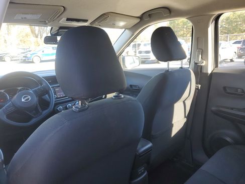 Used 2024 Nissan Kicks S image 12