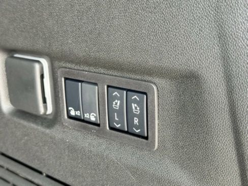 New 2026 Chevrolet Suburban High Country image 20