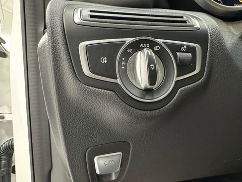 Used 2021 Mercedes-Benz C 300 4MATIC Sedan image 35