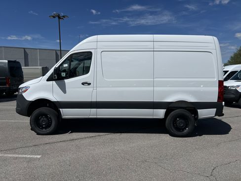 New 2025 Mercedes-Benz Sprinter 2500 image 8