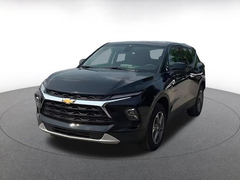 Used 2026 Chevrolet Blazer LT FWD image 5