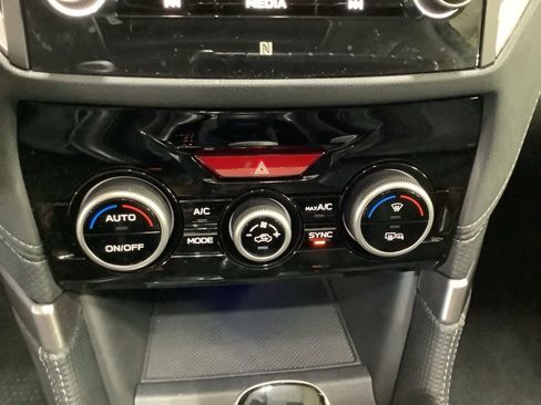 Certified 2022 Subaru Forester Limited image 24