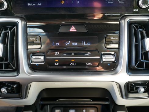 Certified 2023 Kia Sorento S w/ Panoramic Sunroof Package AWD/4WD image 23