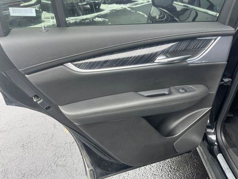 Used 2024 Cadillac XT6 Premium Luxury image 22