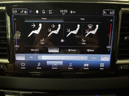 Used 2023 Chrysler Pacifica Touring-L FWD image 32