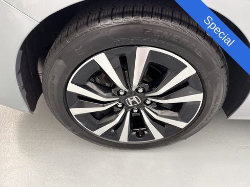 Used 2022 Honda Civic EX-L image 11