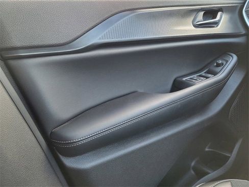 New 2025 Jeep Grand Cherokee Altitude image 35