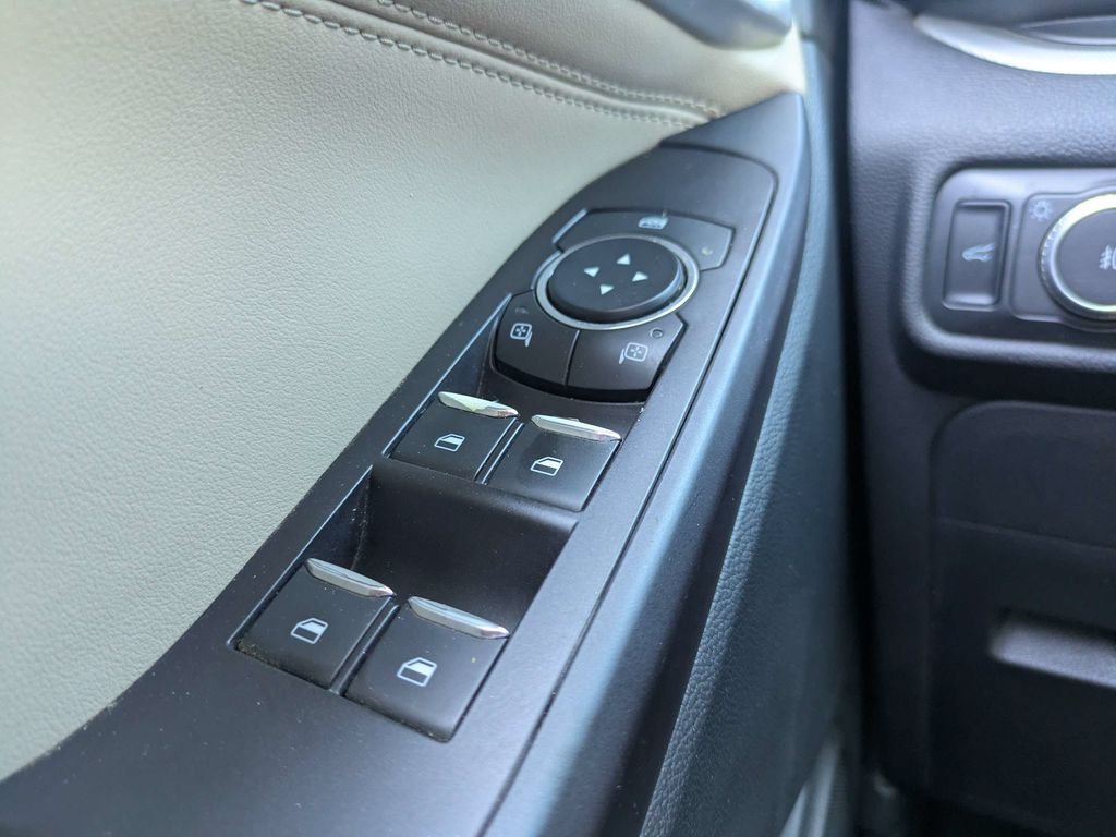 Used 2020 Ford Explorer XLT w/ Equipment Group 202A RWD image 27