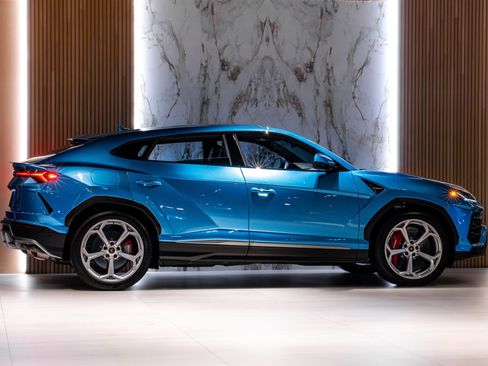 Used 2022 Lamborghini Urus AWD/4WD image 4