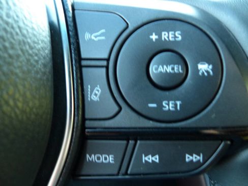 Used 2024 Toyota Venza Limited image 25