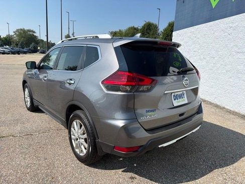 Used 2017 Nissan Rogue SV w/ SV Premium Package AWD/4WD image 3