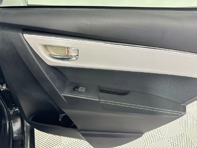 Used 2018 Toyota Corolla LE FWD image 24