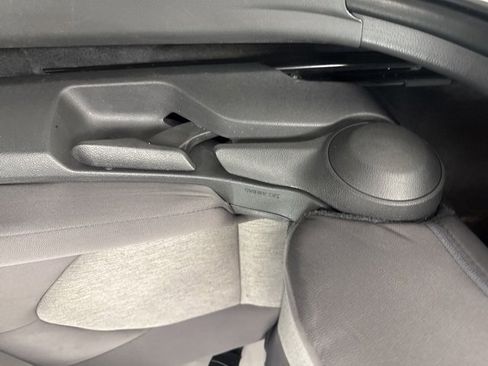 Used 2022 Toyota Camry LE image 10