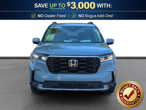 Used 2025 Honda Pilot Touring image 11