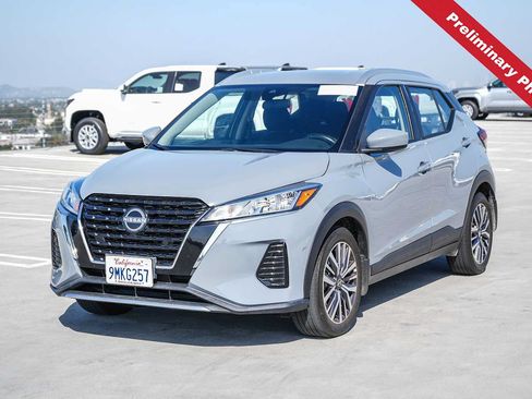 Used 2024 Nissan Kicks SV FWD image 1