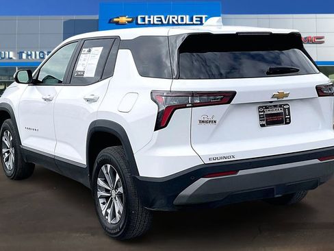 Used 2025 Chevrolet Equinox LT image 4
