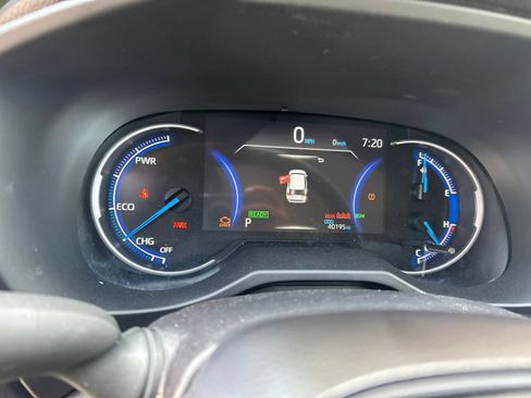Used 2024 Toyota RAV4 LE AWD/4WD image 23