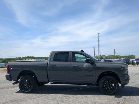 New 2026 RAM 2500 Laramie AWD/4WD image 2