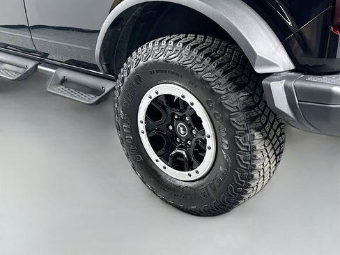 Used 2024 Ford Bronco Black Diamond w/ Sasquatch Package image 27