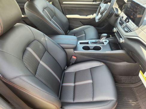 New 2026 Nissan Altima 2.5 SR FWD image 13