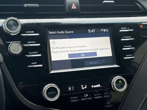 Used 2019 Toyota Camry SE image 23