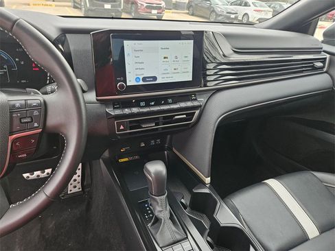 Used 2025 Toyota Camry SE image 20