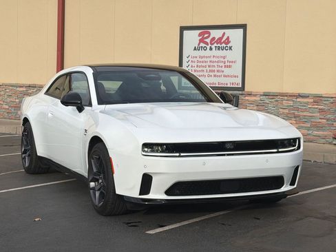 Used 2024 Dodge Charger R/T w/ Plus Group image 4