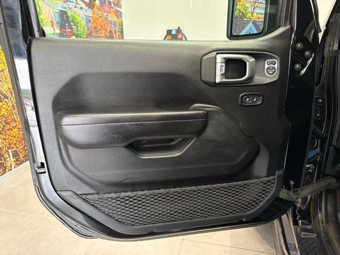 Used 2020 Jeep Wrangler Sport AWD/4WD image 21
