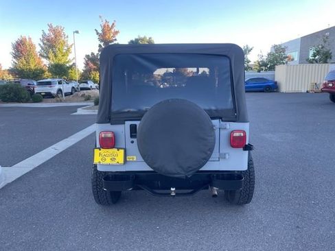 Used 1993 Jeep Wrangler 4WD image 16