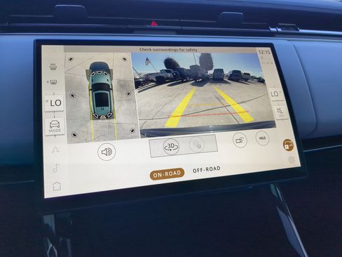 Used 2025 Land Rover Range Rover Sport Dynamic SE image 24