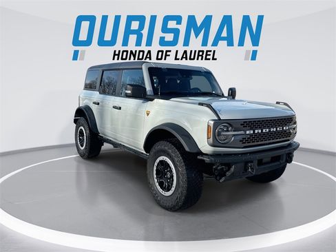 Used 2024 Ford Bronco Badlands image 2