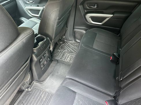 Used 2019 Nissan Titan SV w/ SV Convenience Package AWD/4WD image 12