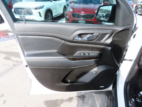 Used 2023 GMC Acadia AT4 w/ Technology Package image 22