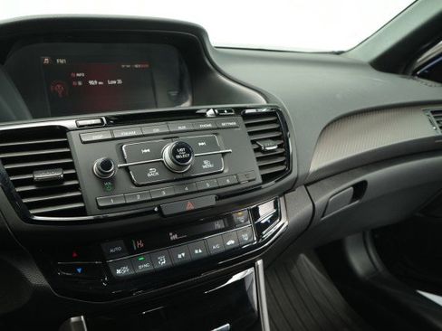 Used 2017 Honda Accord Sport image 45