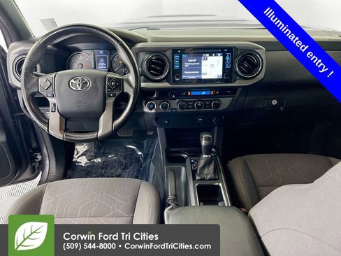 Used 2017 Toyota Tacoma TRD Off-Road AWD/4WD image 7