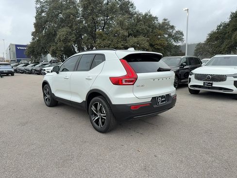 New 2026 Volvo XC40 B4 Core image 4