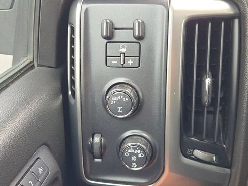 Used 2018 Chevrolet Silverado 1500 LTZ Z71 w/ LTZ Plus Package AWD/4WD image 30