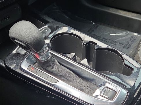 Used 2025 Chevrolet Trax LT w/ LT Convenience Package image 26