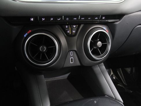 Used 2019 Chevrolet Blazer LT image 14