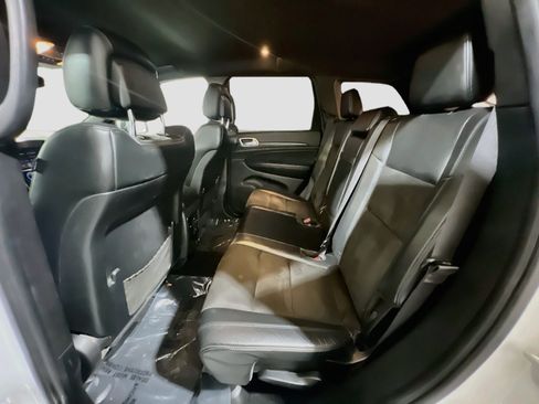 Used 2020 Jeep Grand Cherokee Altitude AWD/4WD image 17