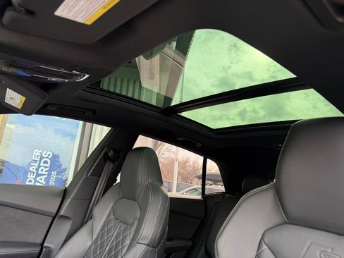 Used 2024 Audi SQ8 Prestige w/ Prestige Package image 6