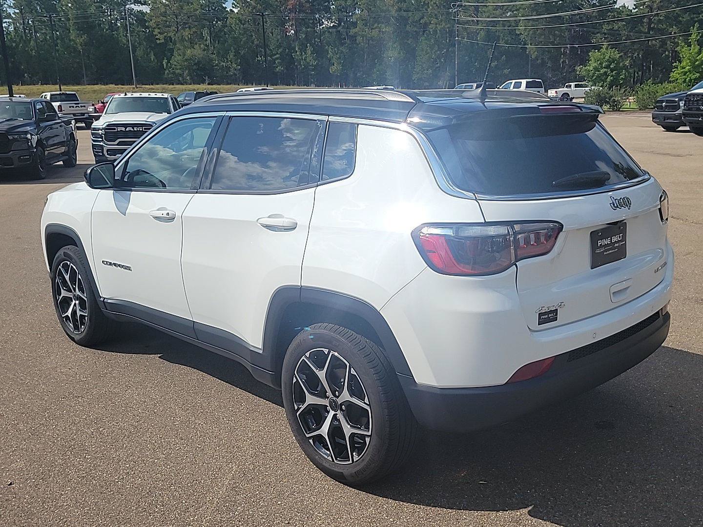 Certified 2025 Jeep Compass Limited AWD/4WD image 7