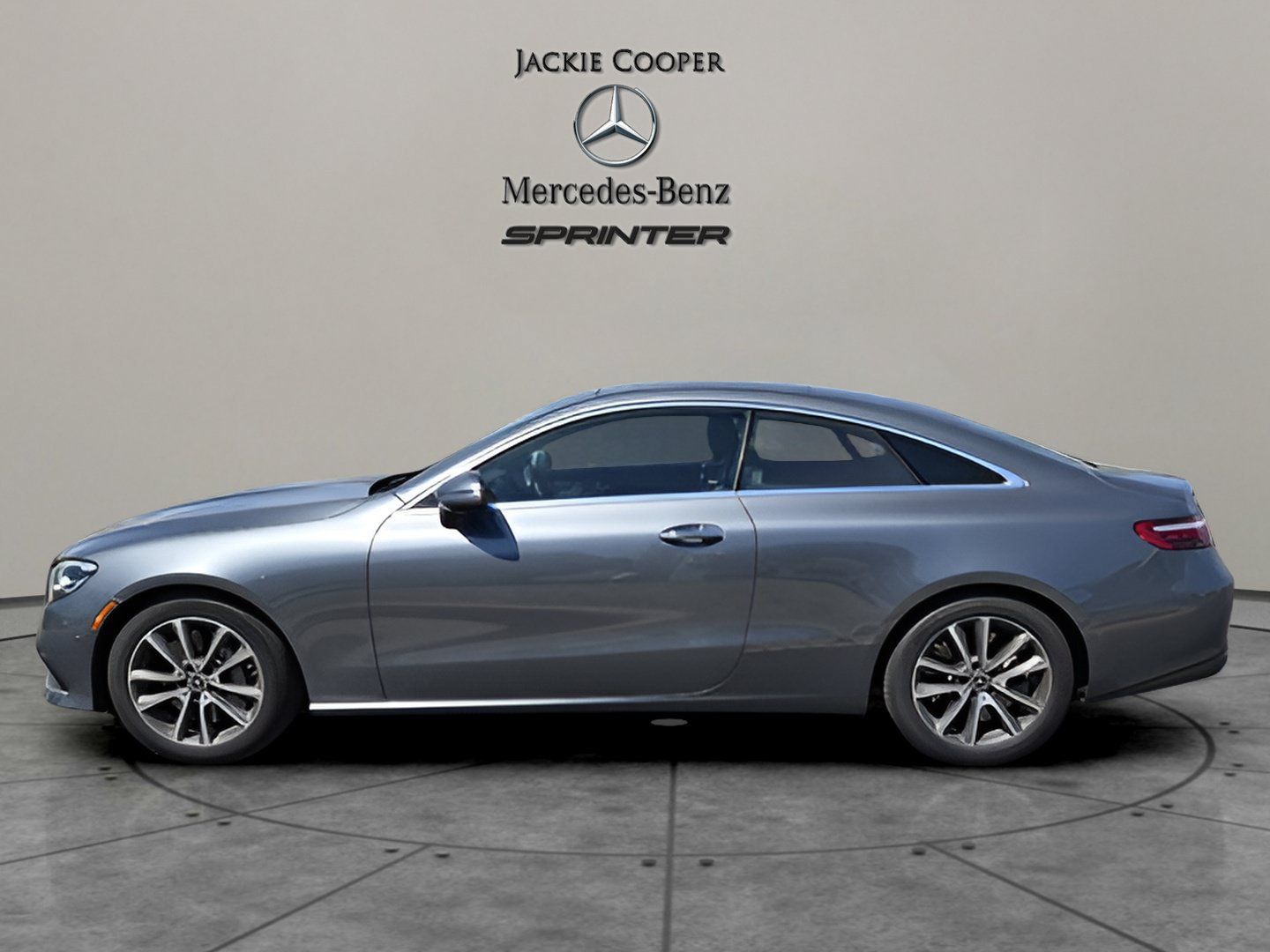 Used 2023 Mercedes-Benz E 450 Coupe image 2