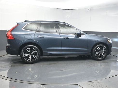 Certified 2022 Volvo XC60 B5 Momentum w/ Climate Package image 8