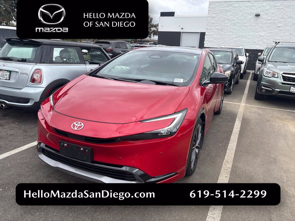 Used 2024 Toyota Prius XLE FWD image 1