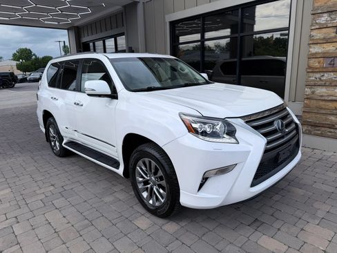 Used 2017 Lexus GX 460 Luxury AWD/4WD image 13