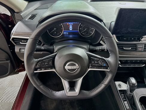 Used 2024 Nissan Altima 2.5 SV w/ SV Premium Package AWD/4WD image 14