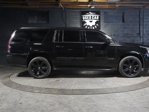 Used 2015 Cadillac Escalade ESV Luxury image 12