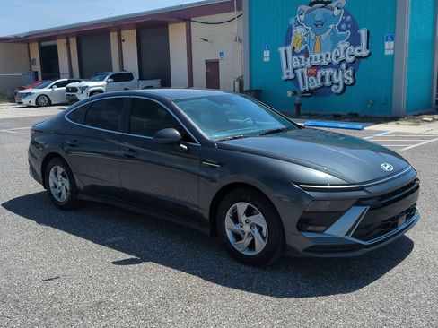 Used 2025 Hyundai Sonata SE FWD image 2