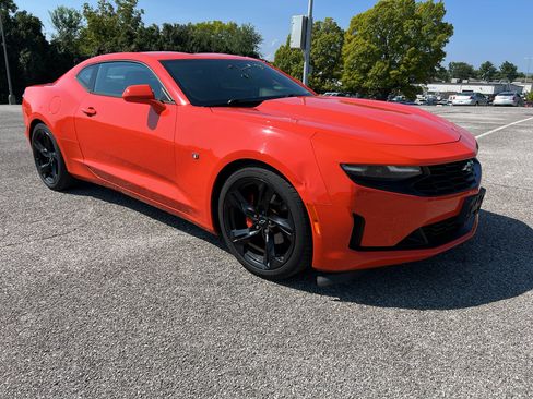 Used 2020 Chevrolet Camaro LT RWD image 3